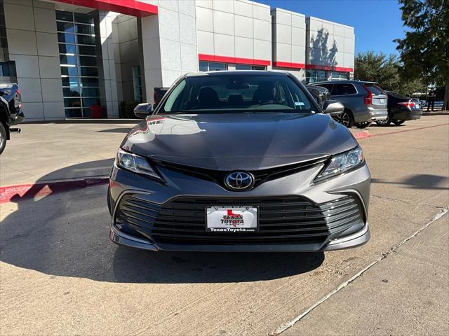 2024 toyota camry le