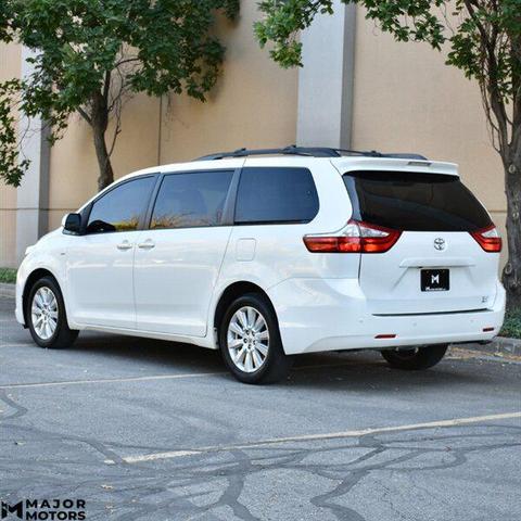 2017 toyota sienna xle