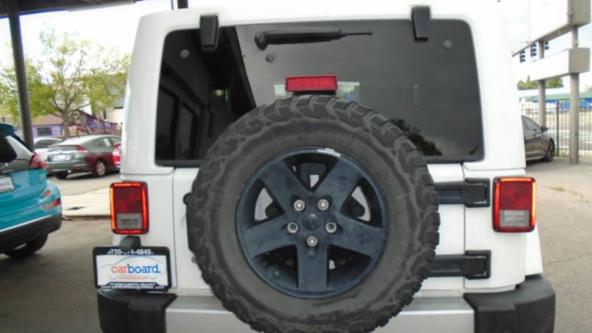 2012 jeep wrangler sahara