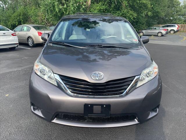 2013 toyota sienna le