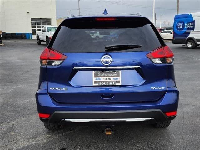 2018 nissan rogue sv in menomonee falls, wisconsin