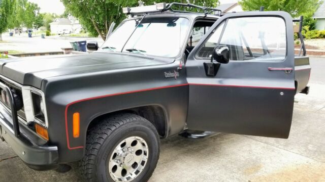 classic custom c/20 chevy (c/k2500)