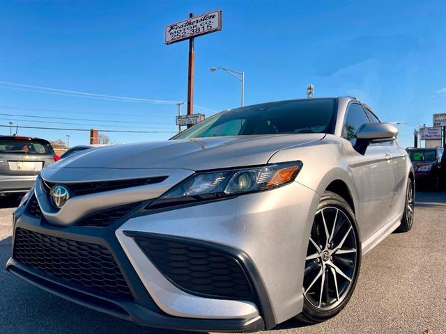 2022 toyota camry se