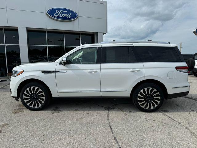 2023 lincoln navigator black label