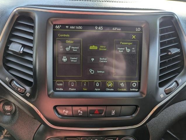 2023 jeep cherokee altitude lux