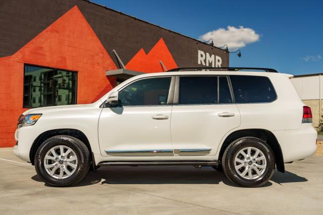 2021 toyota land cruiser base