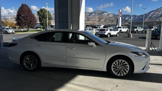2022 Lexus ES