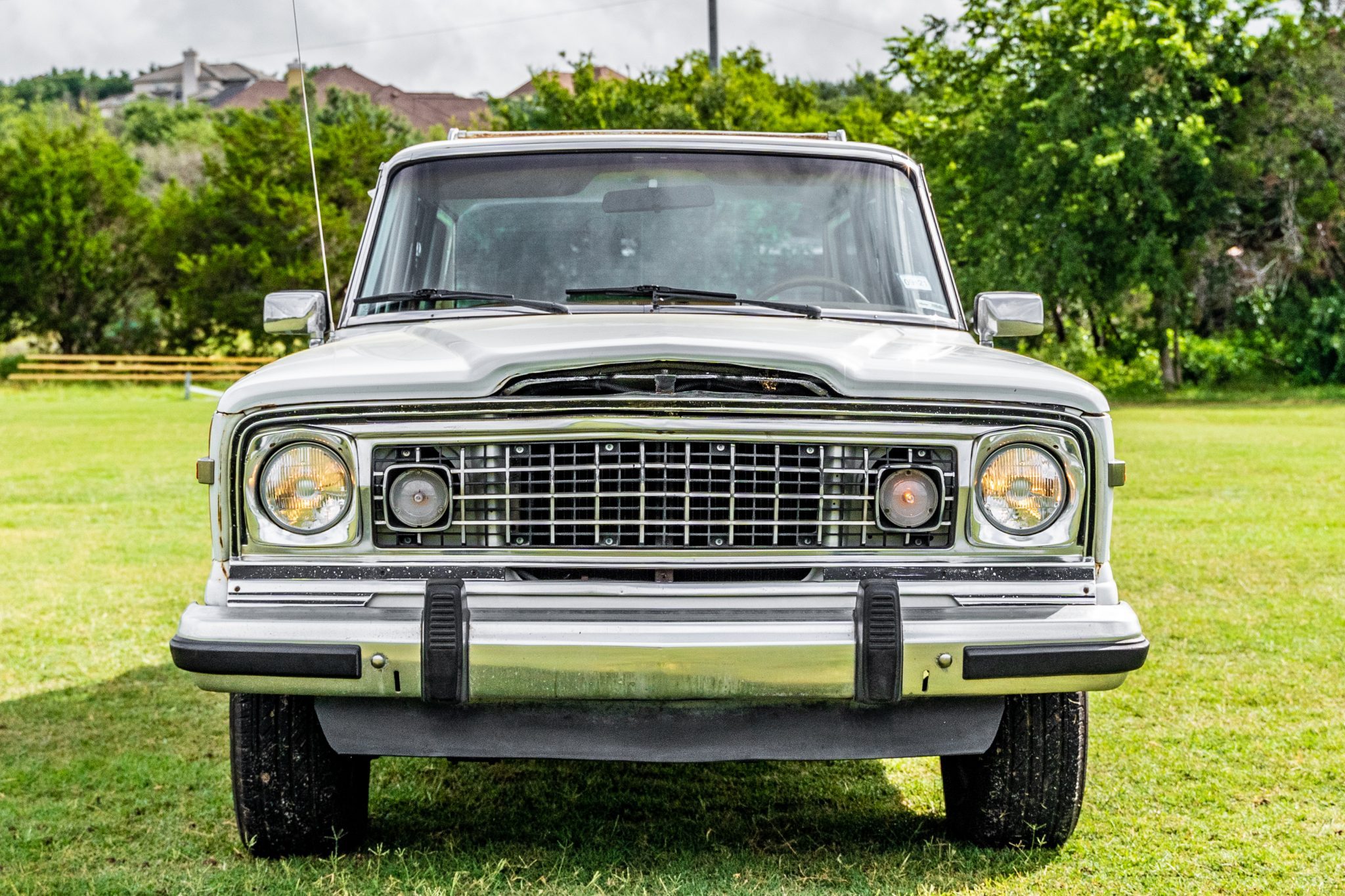 1984 jeep grand wagoneer