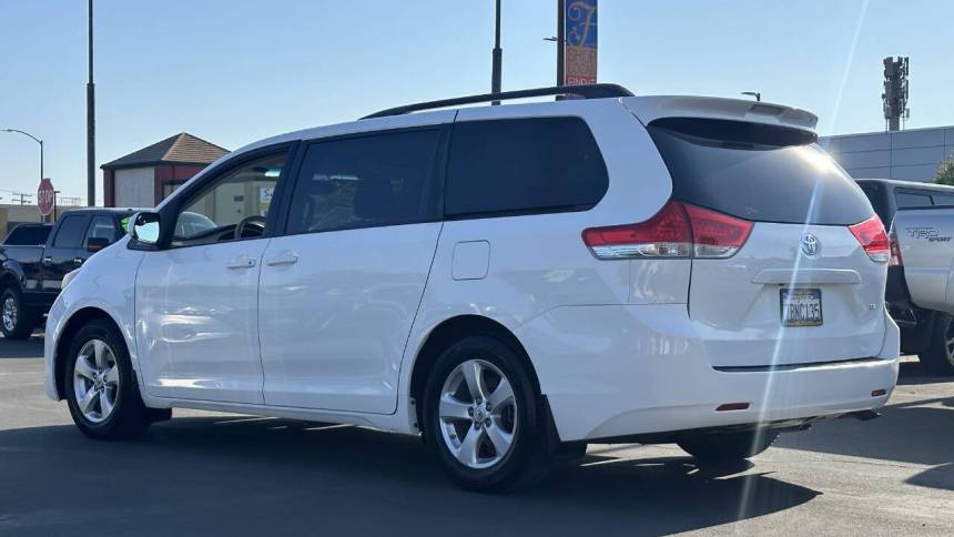 2013 toyota sienna