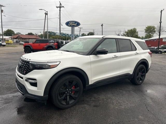 2022 ford explorer st