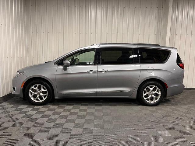 2020 chrysler pacifica touring-l plus