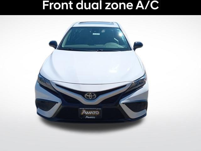 2022 toyota camry se