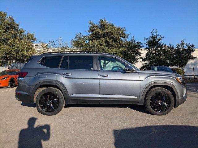 2024 volkswagen atlas 2.0t se w/ technology