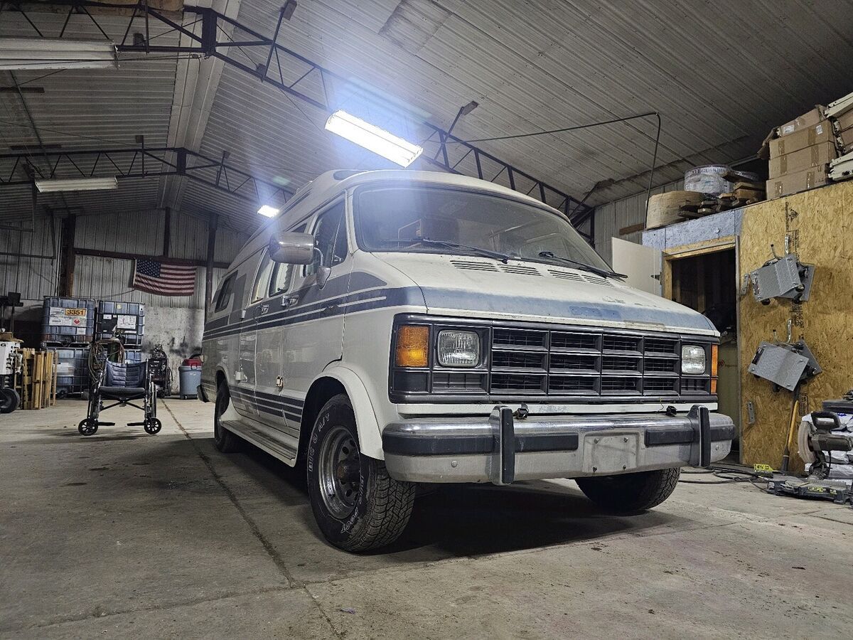 1988 dodge ram van grey rwd automatic b250