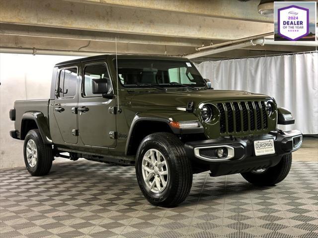 2023 jeep gladiator sport s