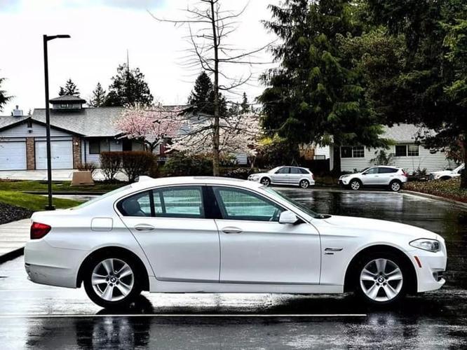 2012 bmw 5 series 528i xdrive sedan 4d in lynnwood, washington
