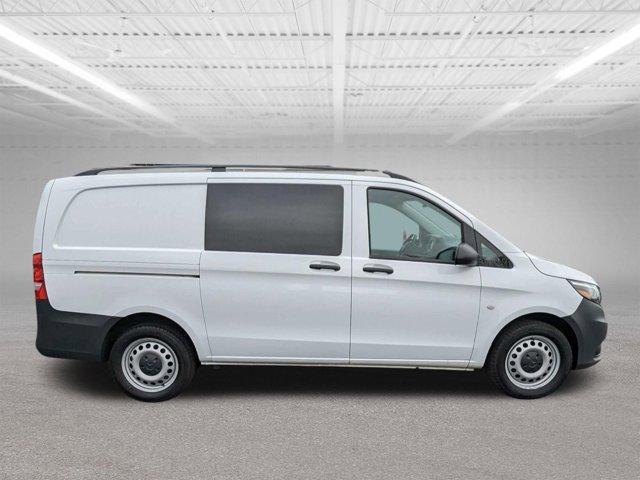 2022 mercedes-benz metris base
