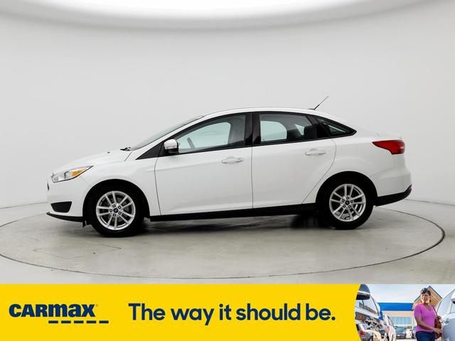 2016 ford focus se