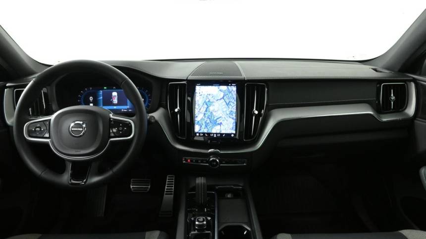 2022 volvo xc60 b5 r-design