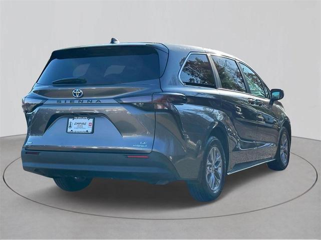 2024 toyota sienna le