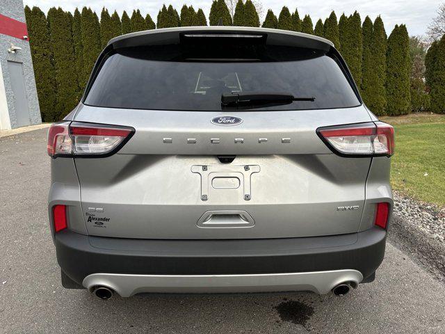 2021 ford escape se