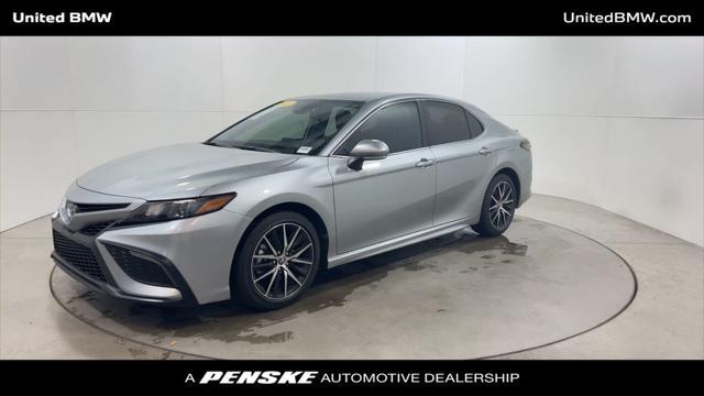 2022 toyota camry se