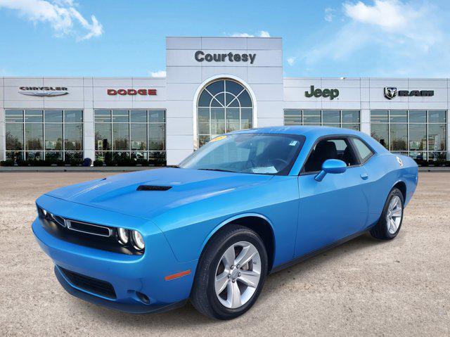 2023 dodge challenger sxt