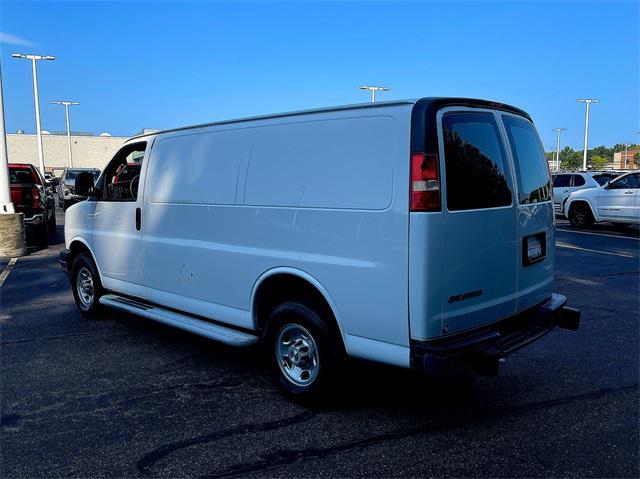 2022 chevrolet express 2500 rwd 2500 regular wheelbase wt