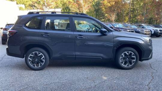 2025 subaru forester base