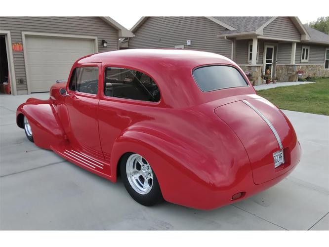 1940 pontiac sedan in roseville, minnesota