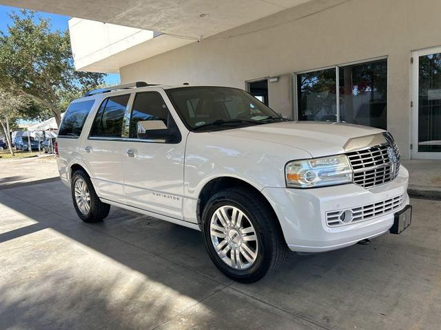2014 lincoln navigator base