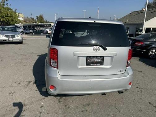 2012 scion xb