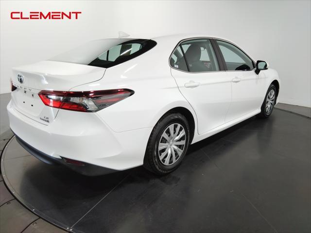 2022 toyota camry le