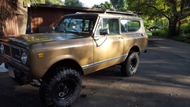 international scout ii in california (garaged, daily driver)