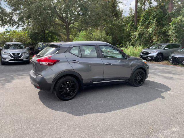 2020 nissan kicks sr