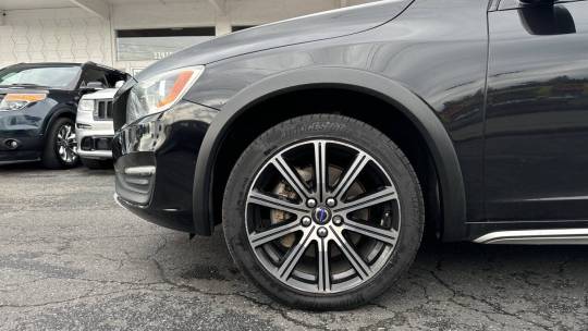 2016 Volvo V60 Cross Country
