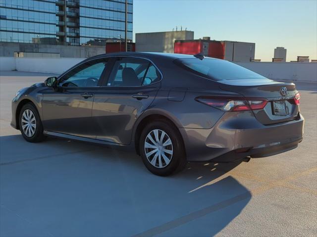 2021 toyota camry le