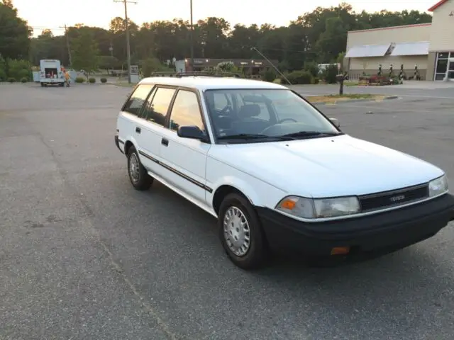 1990 toyota corolla wagon - zero rust - extremely clean - very nice car