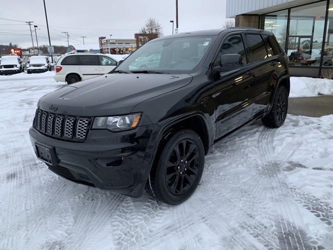 used 2017 jeep grand cherokee 4wd laredo cortland, ny 13045 for sale in cortland, new york