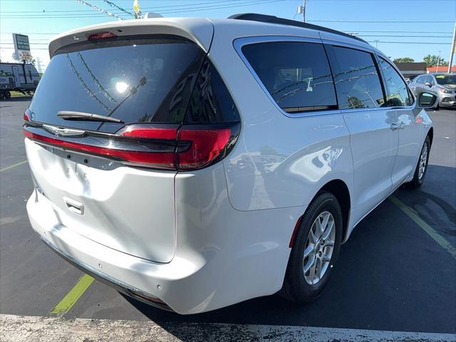 2022 chrysler pacifica touring l
