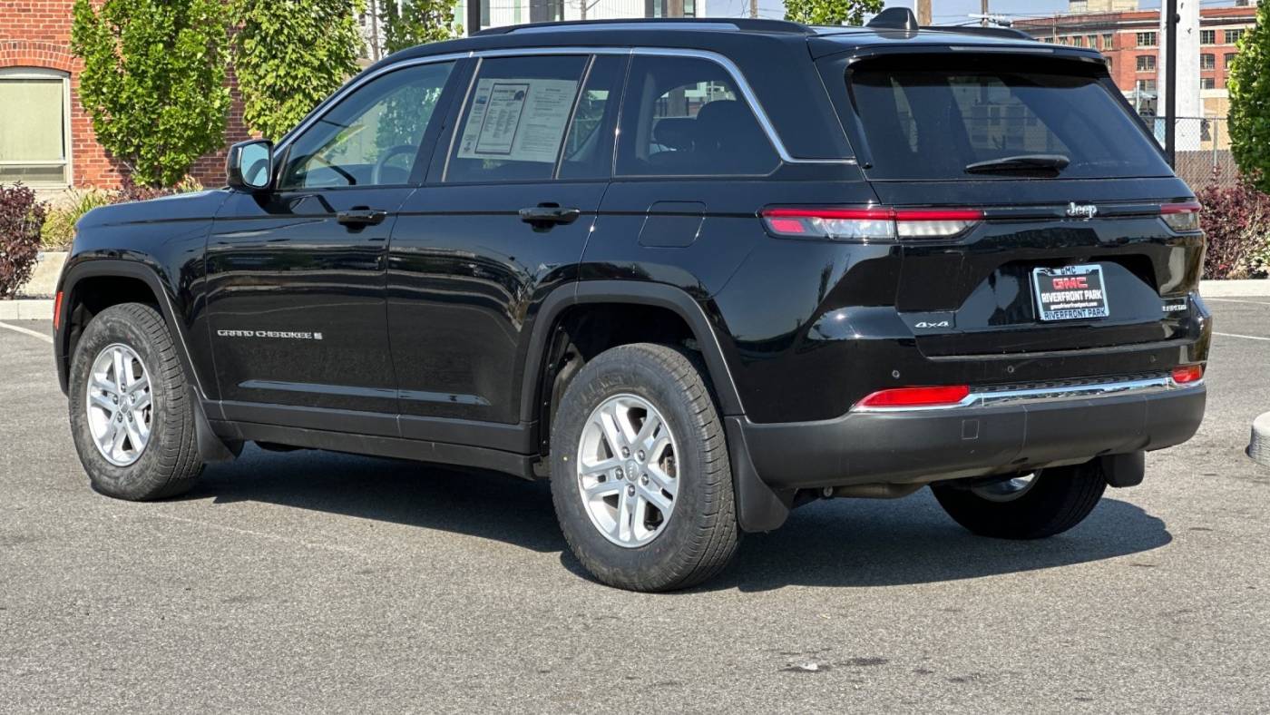 2023 jeep grand cherokee laredo