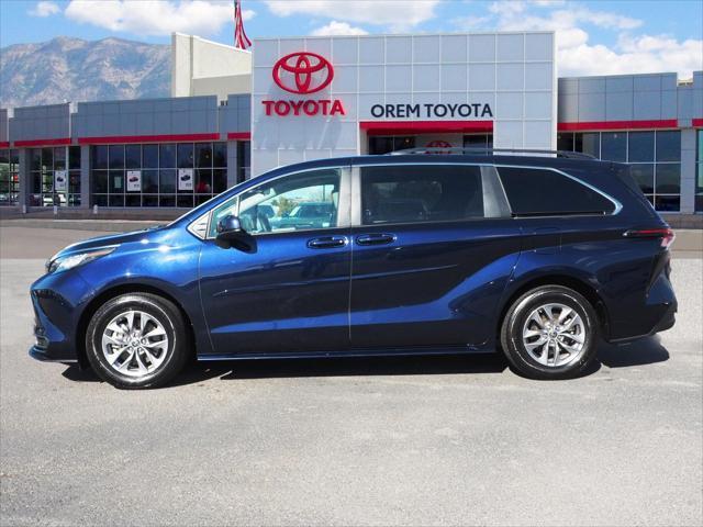 2023 toyota sienna le