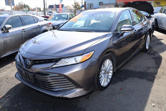 2018 toyota camry hybrid xle