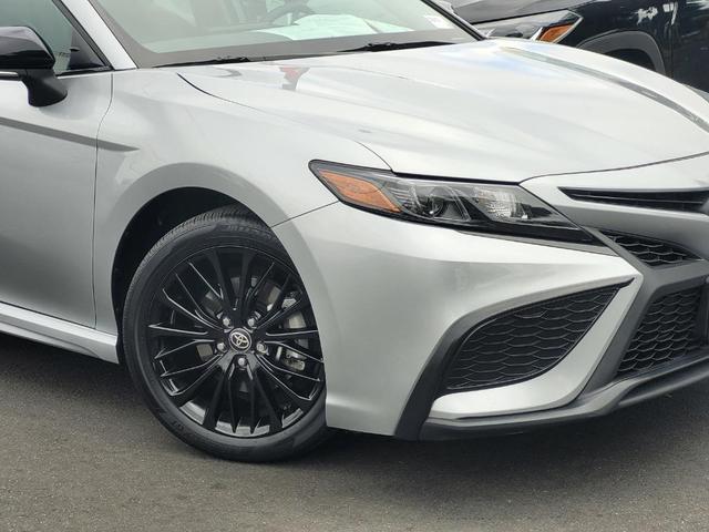 2022 toyota camry se nightshade
