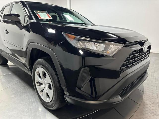 2022 toyota rav4 le