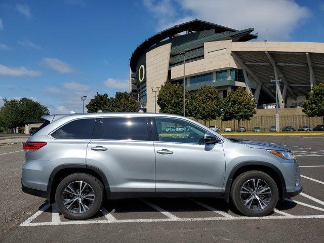 used 2019 toyota highlander le plus v6 2100 martin luther king jr blv, or 97401 for sale in college crest, oregon
