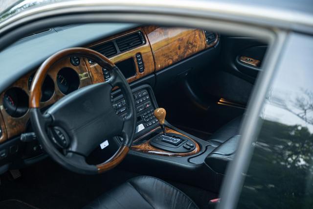 2001 jaguar xkr supercharged