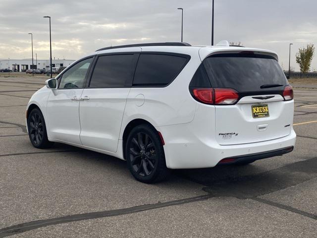 2018 chrysler pacifica limited