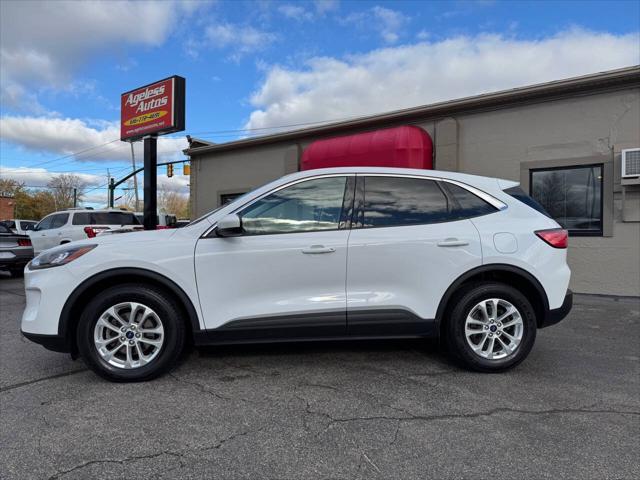 2021 ford escape se