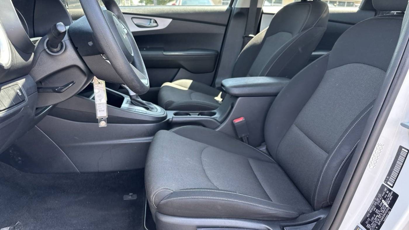 2022 kia forte lxs